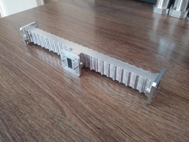 طراحی مکانیکی و ساخت Diplexer باند Ku