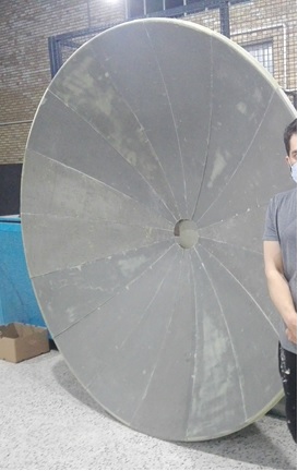 آنتنت کامپوزیتی رفلکتوری با قطر 2.4 مترka antenna dish-reflector-composite antenna- seraj-kntu.ac.ir